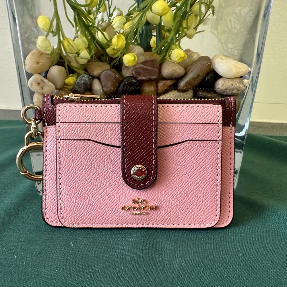 Coach Attachment Card Case Pink
